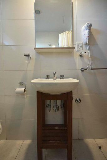 Bathroom 2, Hotel Playa, Escalante