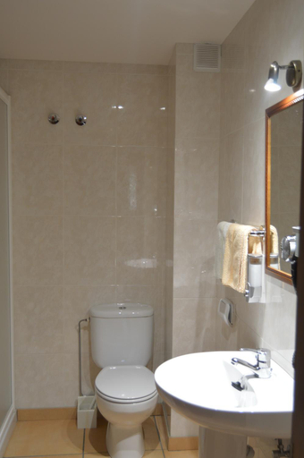 Bathroom 2, Hotel Restaurante Val, Lugo