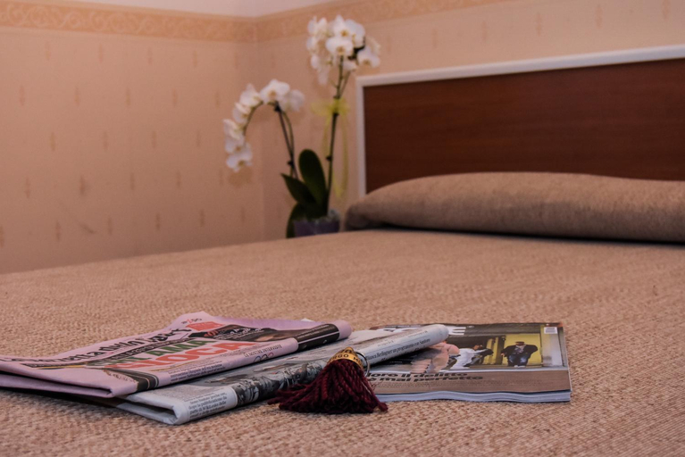Others 5, Albergo Munsci', Como
