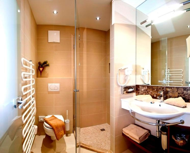 Bathroom 5, Hotel Bergkristall, Kufstein