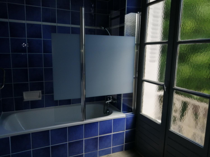 Bathroom 2, Domaine la jam, Gers