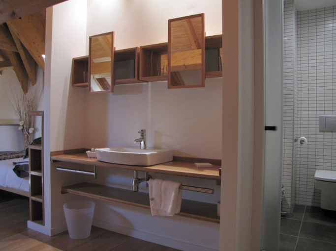 Bathroom 4, Hotel Roncesvalles, Navarra