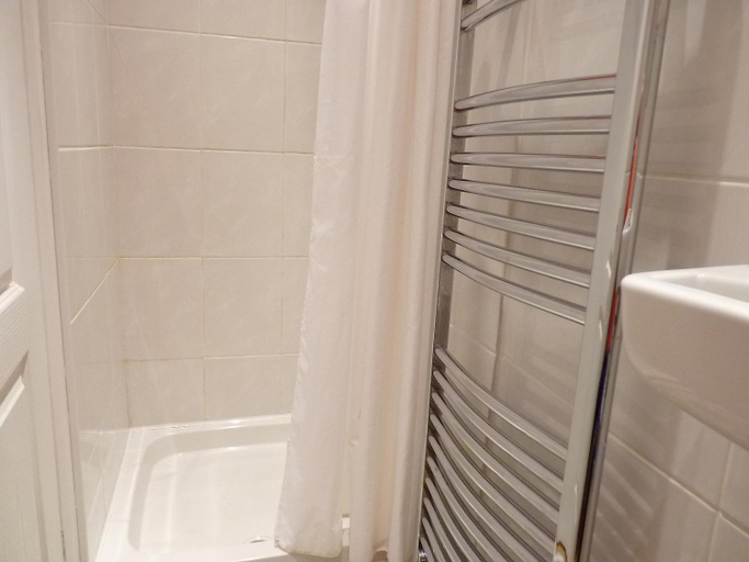 Bathroom 3, Apollo Guest House, East Sussex