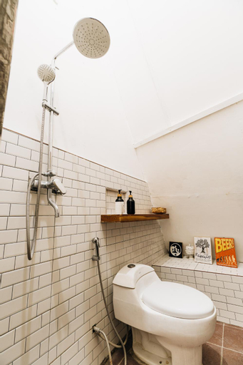 Bathroom 22