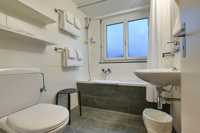 Bathroom 4, Hotel Luna Garni, Locarno