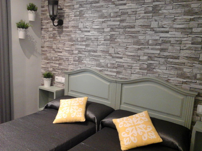Facilities 3, Hostal Don Alfonso, Madrid