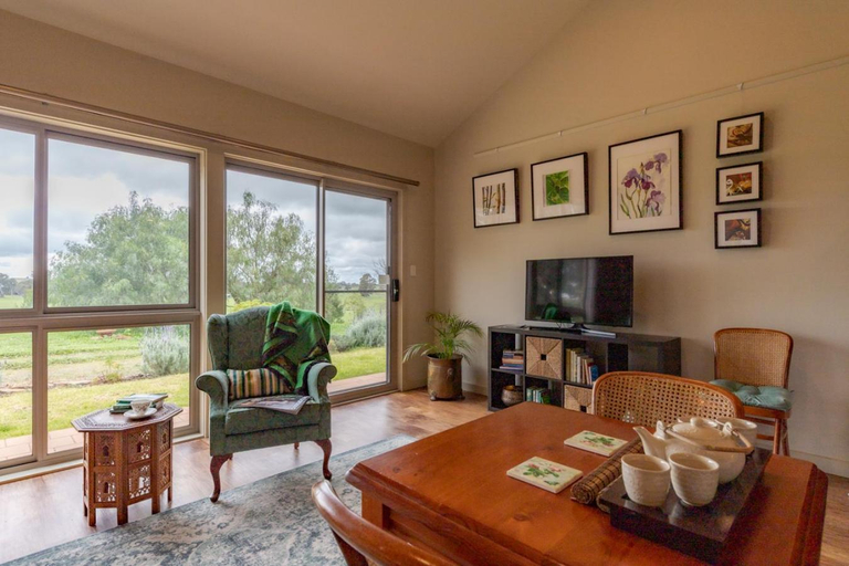 Others 5, Meander Retreat - King Suite with rural views, Barossa