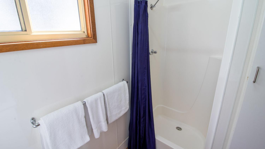 Bathroom 3, Bellarine Bayside Portarlington, Greater Geelong - Pt B