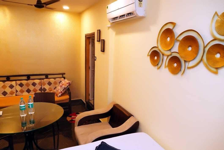 Food & Drinks, Hotel Golden Plaza, Thane