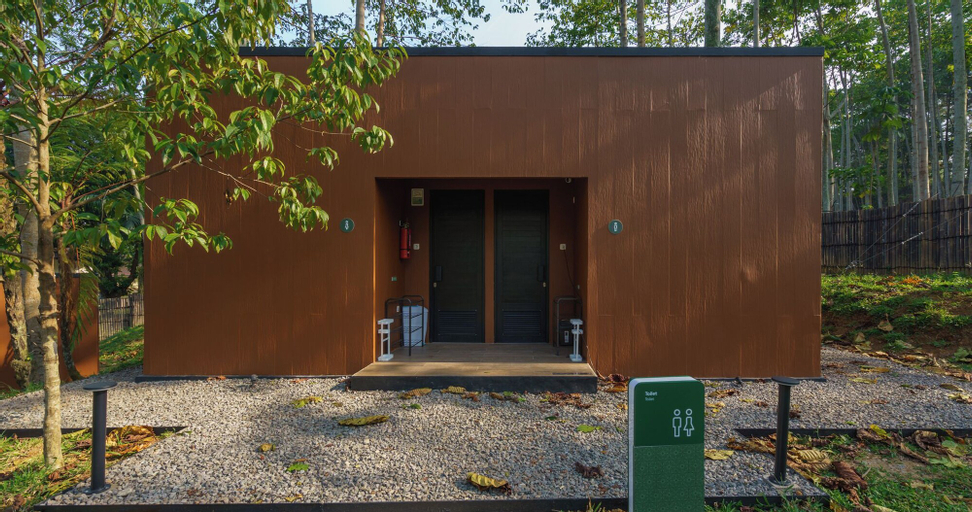 Exterior 1