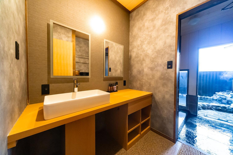 Bathroom 12