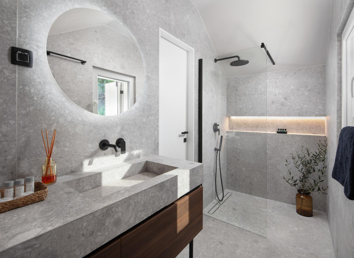 Bathroom 3, Modern Seafront Villa Steps from the Beach, Rogoznica