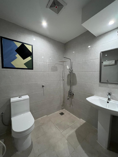 Bathroom 2, Aalia Hotel Suites, Sohar