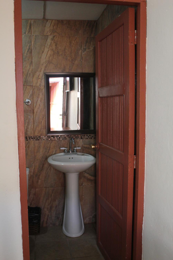 Bathroom 3, Hotel Villa Angelo, Managua
