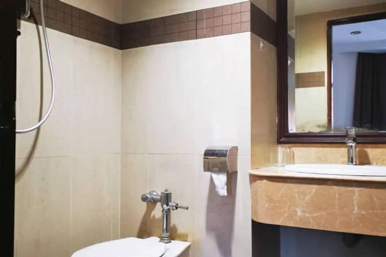 Bathroom 4