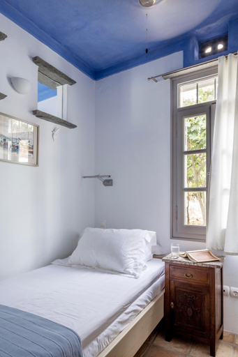 Bedroom 3, Crossroads Inn Traditional Lodging, South Aegean