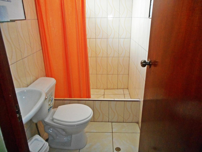 Bathroom 4, Hostal Geminis, Ica