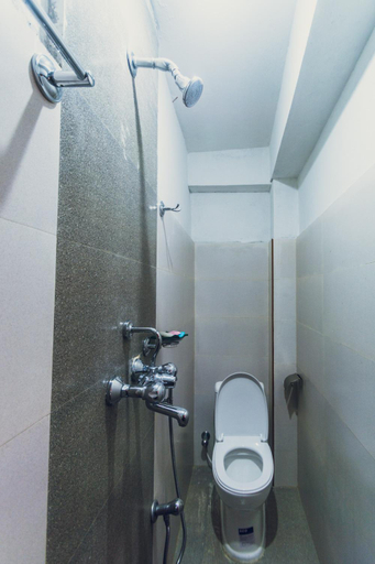 Bathroom 1, Shristi Hotel & Lodge, Gandaki