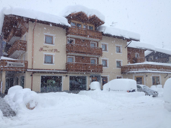 Exterior & Views 2, Hotel Garnv¨ Al Plan, Sondrio