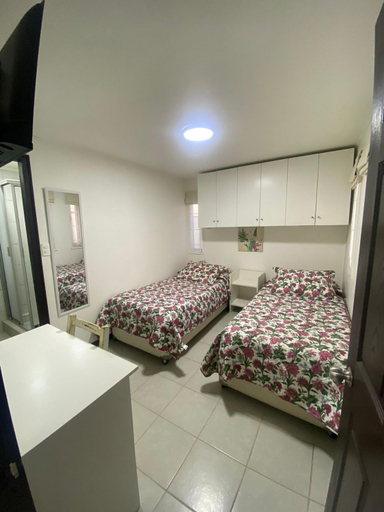 Others 5, Hostal Florecer, Malleco