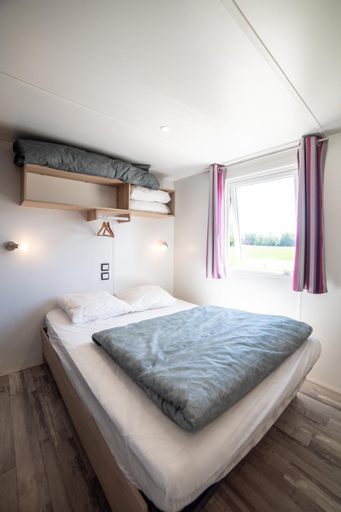 Bedroom 4, Camping du Sevron, Ain