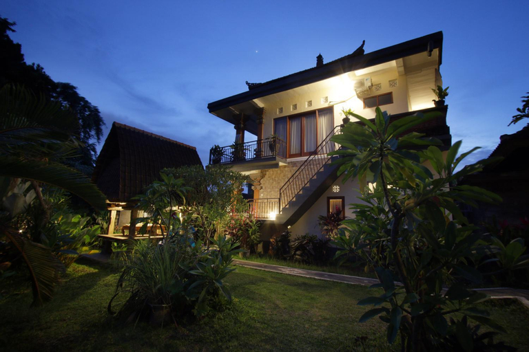 Exterior 4