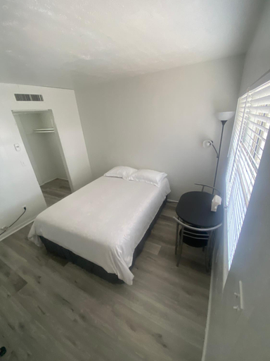 Others 5, Uptown Inn & Suites, Pinellas