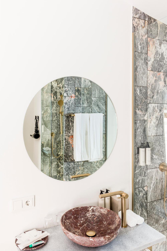 Bathroom 4