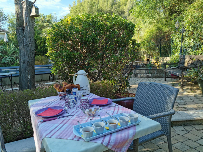Food & Drinks 4, Domaine a l'Aise - Piscine chauffee, Hérault