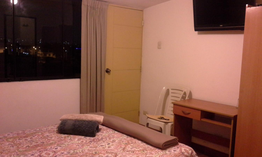 Bedroom 2, Posada Peregrinus, Lima