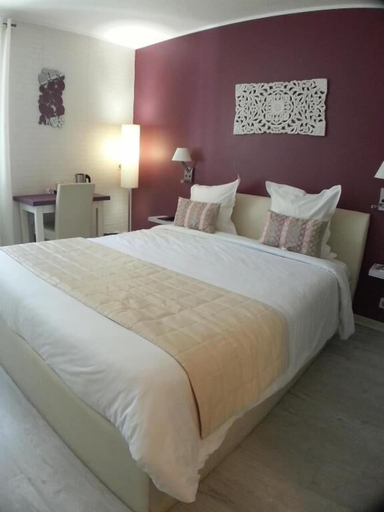 Bedroom 4, Hôtel Beausoleil, Drôme