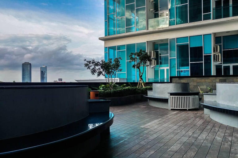 Lovely 3 Bedroom Serviced Apartment With Workspace, Tangerang