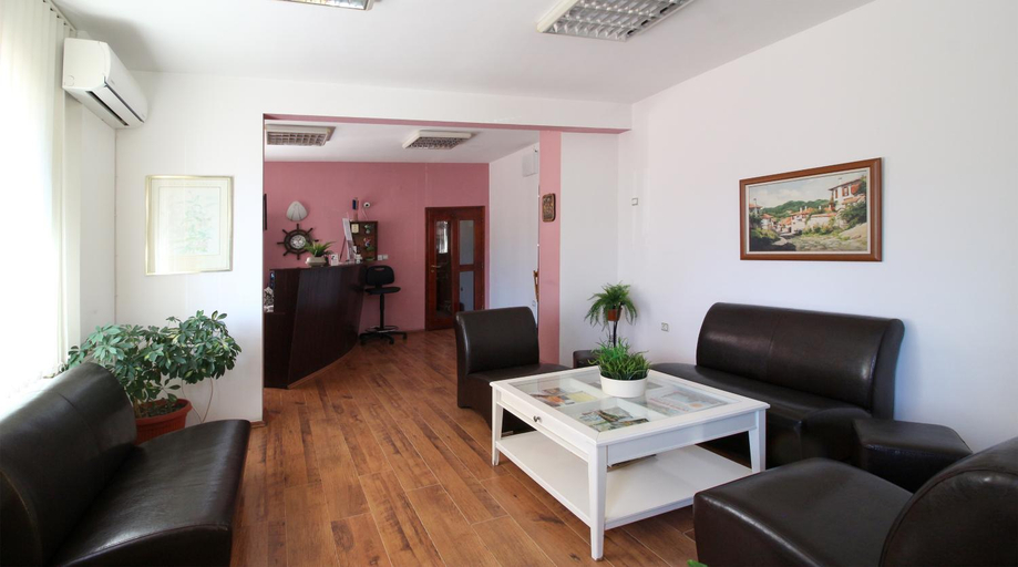Public Area, Family Hotel Flora, Zlatograd