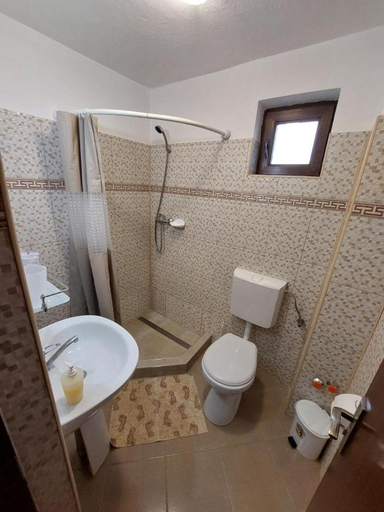 Others 5, Casa Fabrizio, Calimanesti