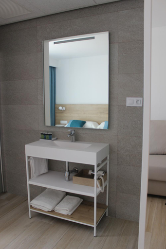 Bathroom 3, Hotel Rocatel, Barcelona
