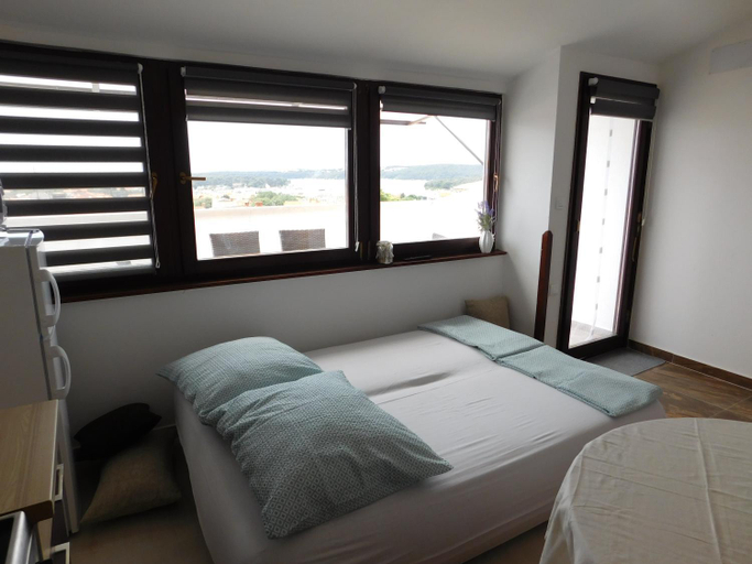 Others 3, Apartment Suncokret, Medulin