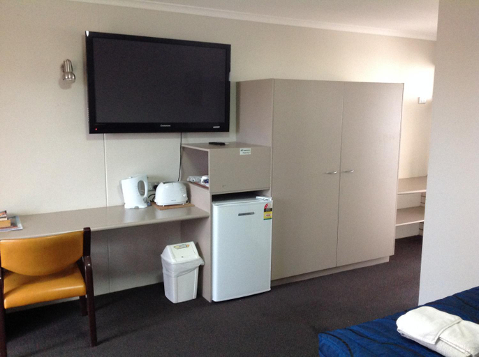 Bedroom 2, Tannum Sands Hotel / Motel, Calliope - Pt A