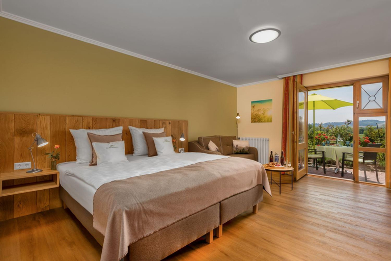 Bedroom 2, Hotel An der Brunnader - Die Therme befindet sich 4 Geh-Minuten entfernt, Rottal-Inn