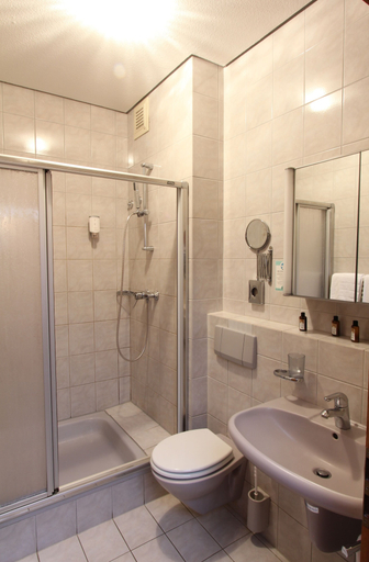 Bathroom 5, Alcor Hotel Sonne Bad Wildbad, Calw
