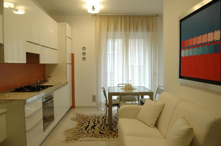 Others 3, Apartment Serena, Savona