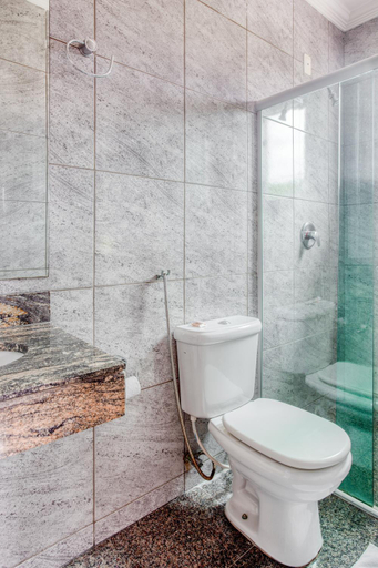 Bathroom 3, Ouro Hotel, Vespasiano