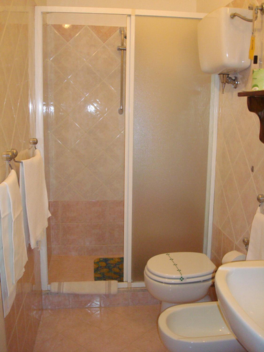 Bathroom 3, Albergo La Sfinge, Siena