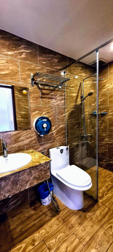 Bathroom 5, Hoang Gia Hotel Con Đao, Côn Đảo