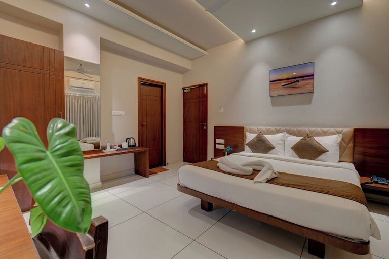 Bedroom 2, Hotel J N stay, Mysore
