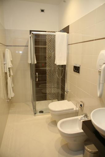 Bathroom 2, Resort Monviso Hotel & Spa, Cuneo