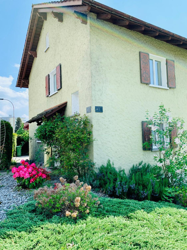 Exterior 1