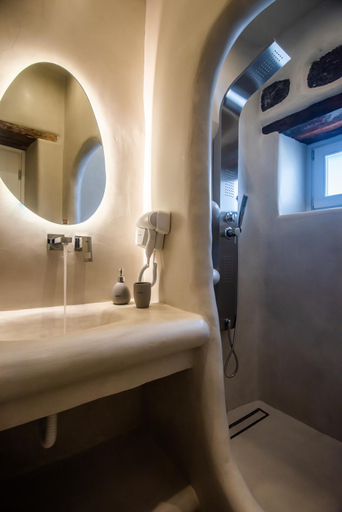 Others 5, Plaka Suites, South Aegean