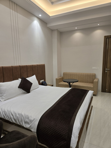 Bedroom 3, Shri Sangam Hotel, Muzaffarnagar
