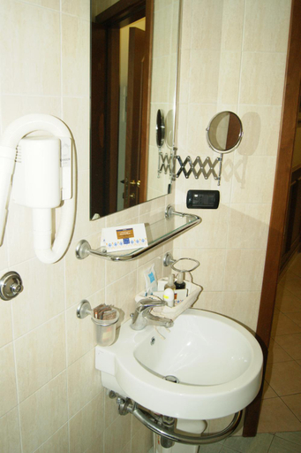 Bathroom 4, Hotel Elio, Napoli