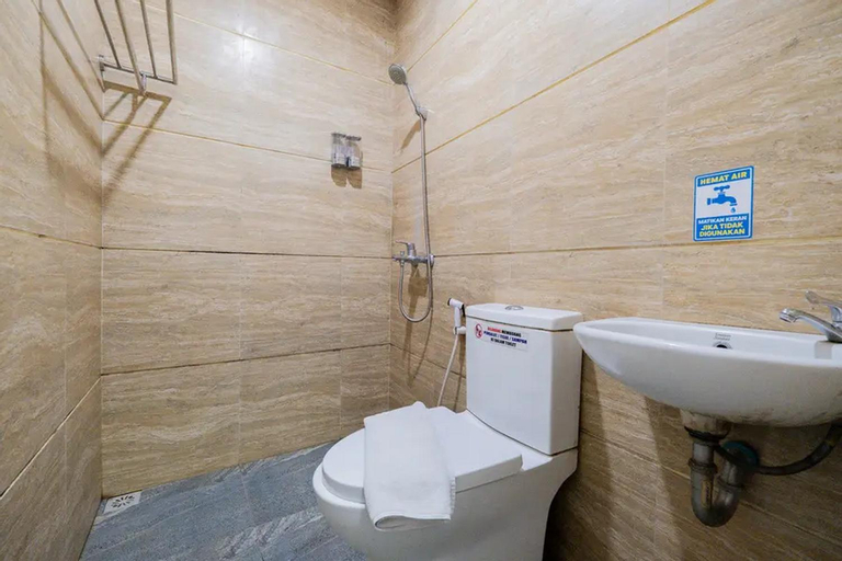 Bathroom 11